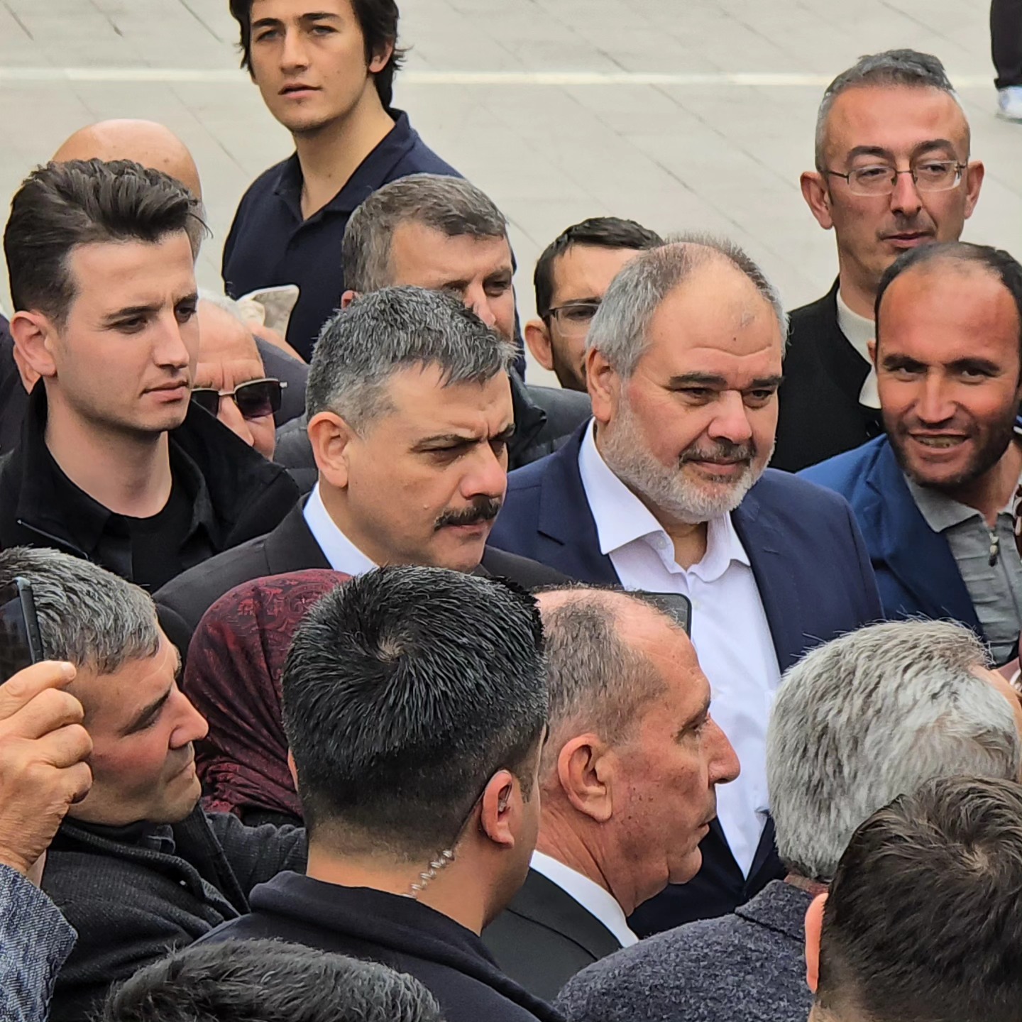 ÇUMRA EVLADINI BAĞRINA BASTI