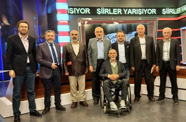 Öğütçü'nün Şiiri Haftanın Birincisi Seçildi