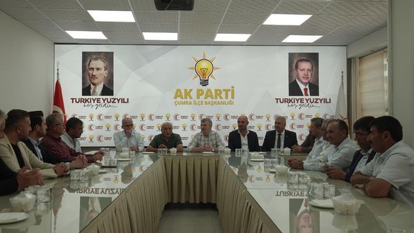 AK PARTİ İSTİŞARE TOPLANTISI YAPTI