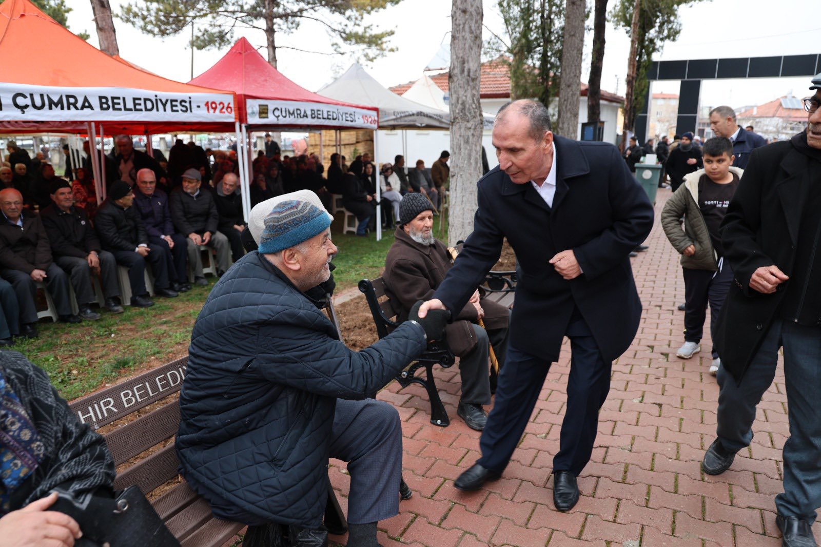 BAŞKAN AYDIN BAYRAM SEVİNCİNİ ÇUMRALILARLA YAŞADI