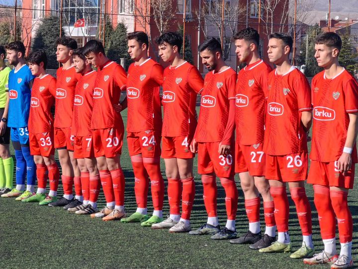 ÇUMRASPOR LİDERE YENİLDİ!