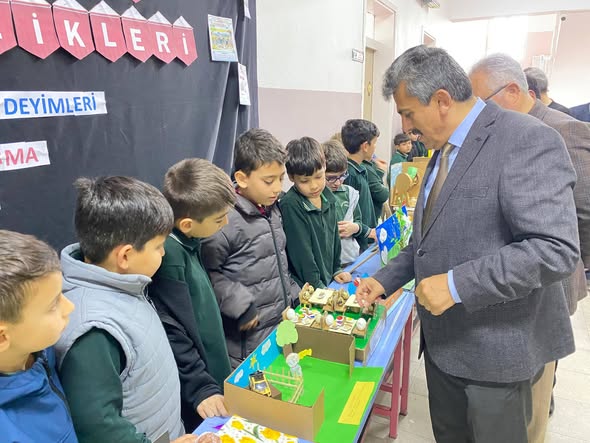 DİLİMİZİN ZENGİNLİKLERİ SERGİSİ YAPILDI