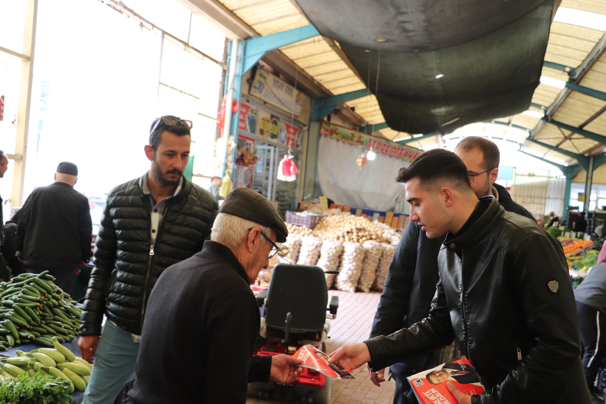 SAADET PARTİSİ’NDEN PAZAR ZİYARETİ