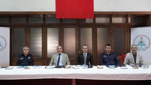 TÜRKMAN  KURUM AMİRLERİ VE MUHTARLARLA BİR ARAYA GELDİ
