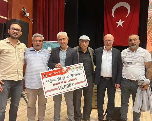 MUAMMER YAPAR, TÜRKÜ YARIŞMASINDA 2. OLDU